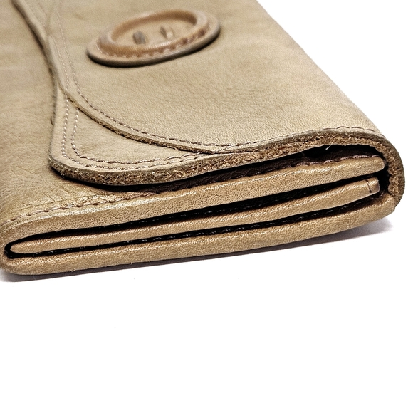 Fossil Leather Wallet - Picture 5 of 17